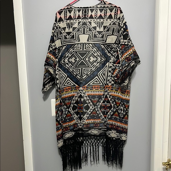Angie Geometric Patterned Kimono with Fringe - Picture 6 of 6